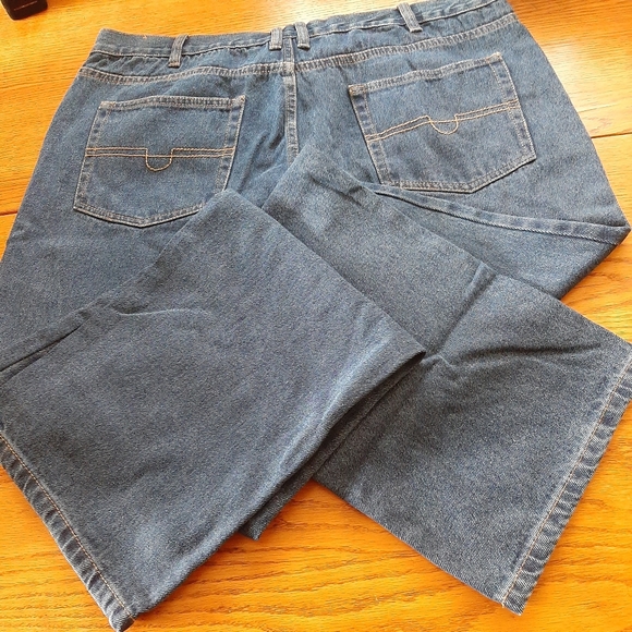 Mens clothing - Picture 5 of 8